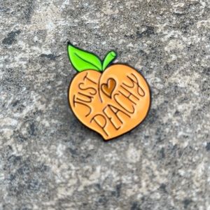 Peach Just Peachy brooch lapel pin‎ backpack pin hat pin
